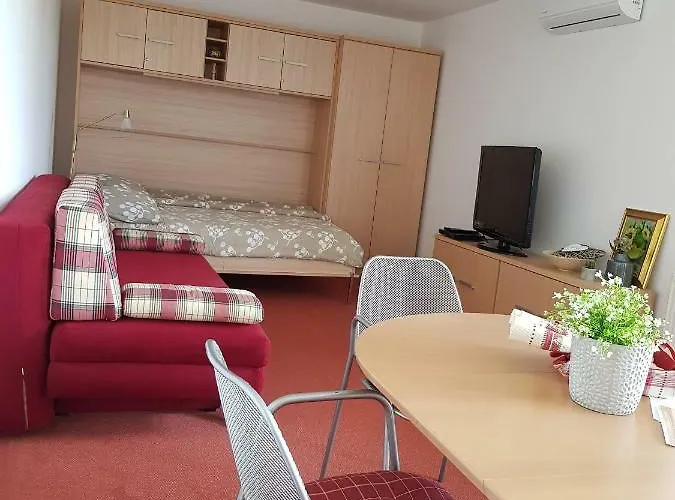 Red Rose * モラフスケ・トプリツェ